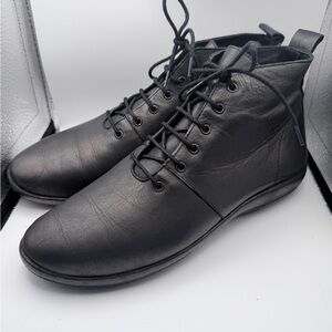 Soleterra men’s black leather lace up ankle boots Size: 7